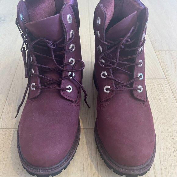 BRAND NEW Timberland Boots 6-inch Waterproof Size 7 Womens Burgundy Velvet - Picture 2 of 5